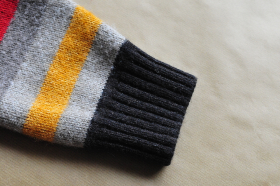 Jak ze starego swetra zrobić spodenki na zimę dla dziecka DIY (5)